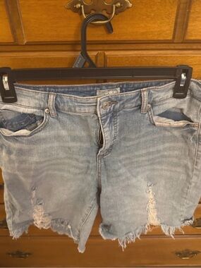 sofia by sofia vergara light blue distressed jean shorts